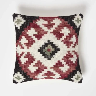Abbildung von Homescapes Tawa Kelim Kissen schwarz rot, Zierkissen geometrisch 45x45 cm, mit Füllung