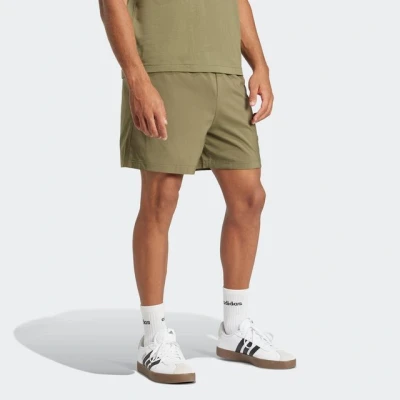 Abbildung von adidas Sportswear Essentials Small LOGO Chelsea kurze Sporthose, Herren, Größe: 3XL, Olive strata black