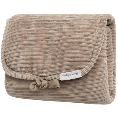 Abbildung von Baby&#039;s Only Wickelunterlage Sense Wickelauflage Ideal für unterwegs Mit praktische Tasche Wickelzubehör Einfach zusammenfalten Cordsamt Clay