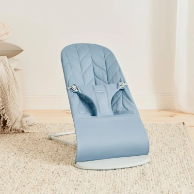 Abbildung von BabyBjörn Bliss Babywippe Gewebe Blütenblatt Steppung, Blau