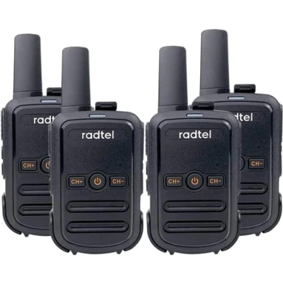 Abbildung von Radtel RT12 PMR 446 Walkie Talkie Wiederaufladbar 16 Kanäle Lizenzfreies Funkgerät CTCSS DCS Walky mit USB Aufladung für BAU Restaurant Supermarkt（4 Pack） (schwarz)