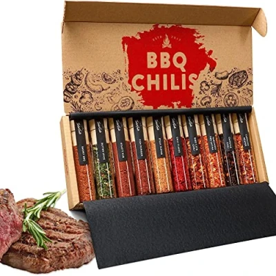 Abbildung von TIMBER TASTE® Chili &amp; Grillgewürze Geschenkset Männer [10er Kombi Set] Ostergeschenk 5 erlesene Grill Gewürze + scharfe Set bis zu 1.200.000 Scoville Besondere Geschenk Ostern