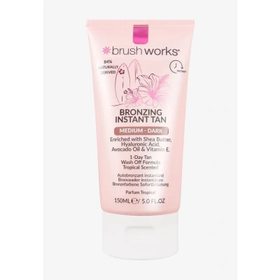 Abbildung von Brushworks Bronzing Instant Tan Medium/Dark 150ml