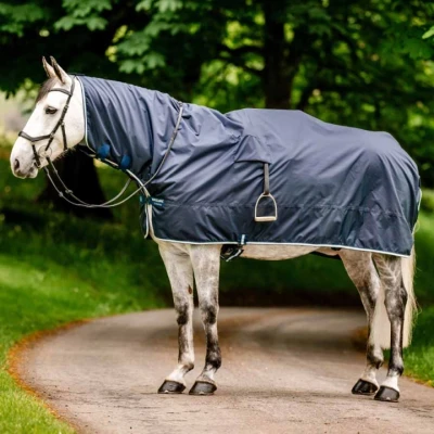 Abbildung von Horseware Regenausreitdecke Newmarket Witney Navy M Agradi.deVerkauft von Agradi