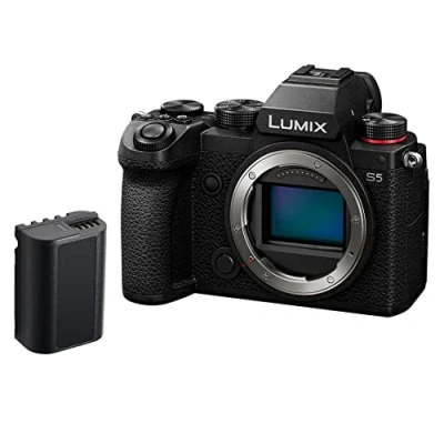 Abbildung von Panasonic LUMIX S DC S5 Vollformat kamera (4K, L Mount Bajonett, 24,2 Megapixel Sensor, V Log, staub und spritzwassergeschützt) mit Extra Akku DMW BLK22, schwarz