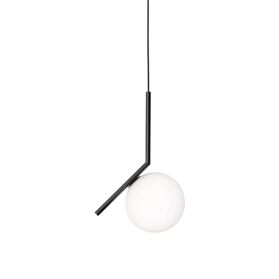 Abbildung von Flos Deckenleuchte IC Lights Suspension 1 aus Messing Chromstahl und Opalglas in der Farbe Black 60W, Maße: Kabellänge: 270cm, Gestell: 24cm x 24cm, Kugeldurchmesser: 20cm, F3175030