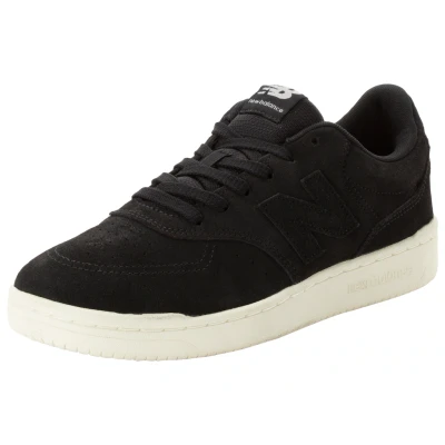 Abbildung von New Balance BB80 Sneaker von dem 550 inspiriert