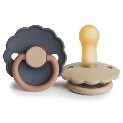Abbildung von FRIGG Daisy Schnuller 2 Packung Latex BPA Frei Hergestellt in Dänemark Symmetrischer Sauger Kirschform (Aurora/Croissant, Größe (6 18 Monate))