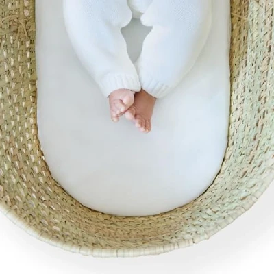 Abbildung von Clair de Lune Matratze für Babykörbchen/Noah Pod, Fasermatratze mit wasserdichtem Bezug, Babybett Matratze, 74 x 28 cm