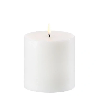 Abbildung von UYUNI Lighting LED Kerze Echtwachs Stumpenkerze Breit Nordic White Smooth 10,1 cm