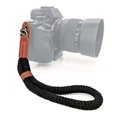 Abbildung von MyGadget Kamera Handschlaufe Seil mit Kunstleder Applikationen Retro Look Trageschlaufe Handgelenkschlaufe für DSLR SLR Canon, Nikon, Sony Schwarz