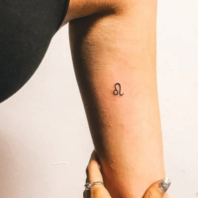 Abbildung von Inkster Tattoo Sternzeichen Löwe vegane &amp; wasserfeste Temporäre Tattoos für Erwachsene EU Kosmetikzertifizierte Farbe revolutionäres 2 Wochen Premium Klebetattoos Fake
