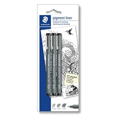 Abbildung von STAEDTLER schwarze pigment Liner in unterschiedlichen Linienbreiten, dokumentenechte Pigmenttinte, lange Metallspitze, Lebensdauer, 3 Linienbreiten auf Blisterkarte, 308S 9BK3D