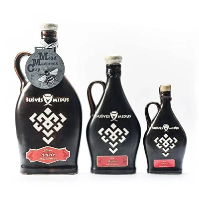 Abbildung von Himbeeren Honigwein Met 0,5 L Keramikflasche 14 vol.% aus Litauen Mead Himbeermet