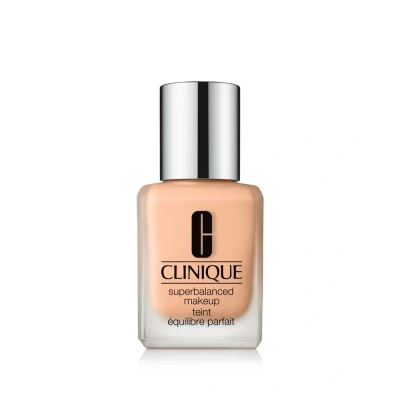 Abbildung von Clinique Superbalanced Make up 01 Petal/CN13.5 Petal 30 ml