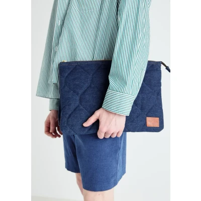 Abbildung von Levis Handtasche &quot;DENIM LAPTOP SLEEVE&quot;, mit Strukturmuster