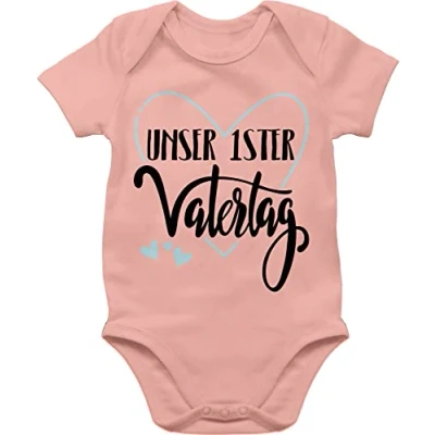 Abbildung von Shirtracer Baby Body Junge Mädchen Geschenk zum Unser erster Vatertag 1/3 Monate Babyrosa 1ster strampler erste vatertagsgeschenke babybody+mit+spruch+papa vatertagsgeschenk 1. babybody 1