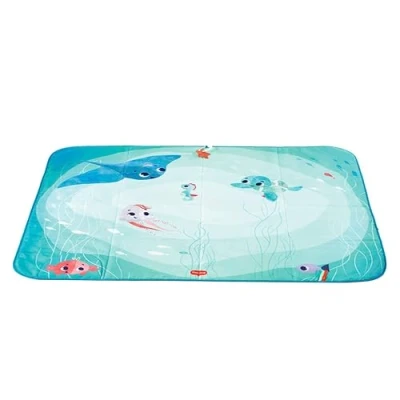 Abbildung von Tiny Love Baby Krabbeldecke “Super Mat&quot; XL Outdoor Picknickdecke (140x113 cm), große und wasserfeste Spieldecke mit viel Spielzeug, nutzbar ab der Geburt, Treasure the Ocean