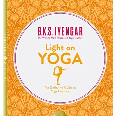 Abbildung von Light on Yoga: The Definitive Guide to Yoga Practice