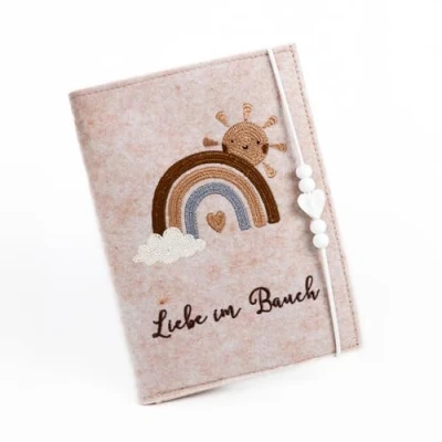 Abbildung von MYLILY Hülle Mutterpass Deutschland Mutterkindpasshülle aus Filz Mutterpasshülle in Beige Geschenk für schwangere Freundin