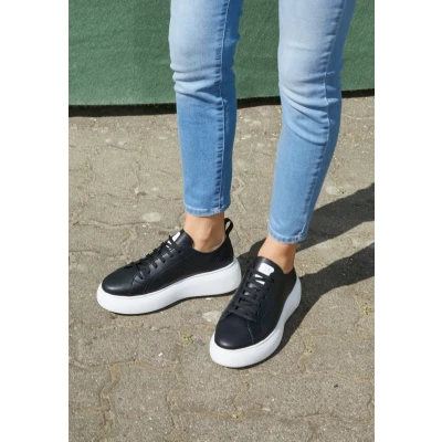 Abbildung von Armani Exchange Damen The Super Sneaker, Schwarz, 35 EU