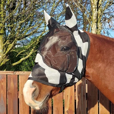 Abbildung von Bucas Buzz Off Fliegenmaske Zebra Deluxe mit Ohren XL