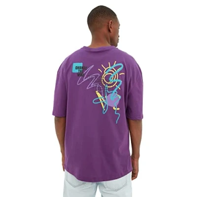 Abbildung von TRENDYOL MAN Herren Heren ontspannen pasvorm bedrukt T shirt met korte mouwen Shirt, Lila, S EU