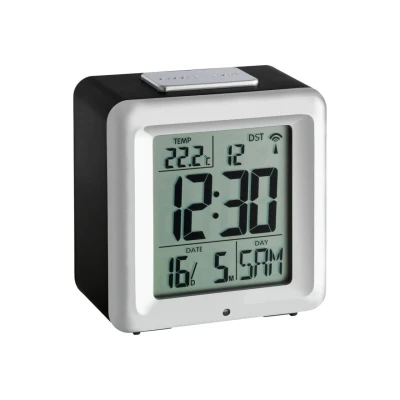 Abbildung von TFA Dostmann Funk Wecker, 60.2503, mit Temperatur, manuell einstellbar, Zeitzonen, Kalenderanzeige, schwarz/Silber, L 86 x B 60 H 100 mm