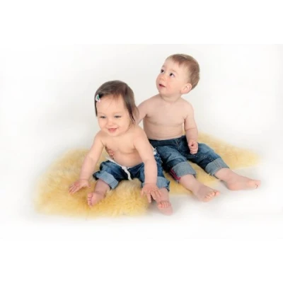 Abbildung von Kaiser Naturfelle 68117 Babylammfell Medizin hochwollig, ca. 90/100 cm