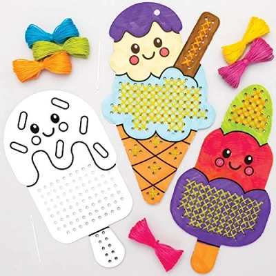 Abbildung von Baker Ross AT992 Kreuzstich Set, Motiv: Eiscreme, Stickset für Anfänger und Kinder, Kunst Handwerksprojekte, 5 Stück