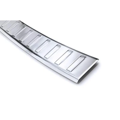 Abbildung von tuning art BL963 Ladekantenschutz mit Abkantung passend für Mercedes C Klasse T Modell S205 2014 2021, Farbe:Silber