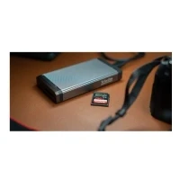 Abbildung von SanDisk PROFESSIONAL PRO READER SD und microSD™, High Performance Kartenleser für microSD Karten, kompatibel mit USB C, schnelle Übertragung