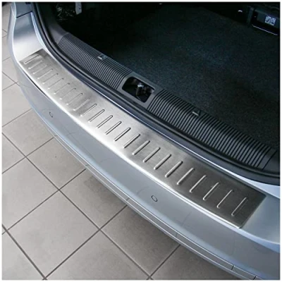 Abbildung von tuning art BL929 Ladekantenschutz mit Abkantung passend für Skoda Yeti Outdoor Adventure 2013 2017