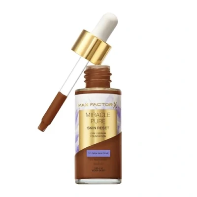 Abbildung von Max Factor Miracle Pure 2in1 Skin Reset Serum Foundation 100 110 Very Deep Vegan Formel gleicht den Teint Medium deckendes Ergebnis satinartig mattes Finish Niacinamid &amp; Bisabolol 30ml