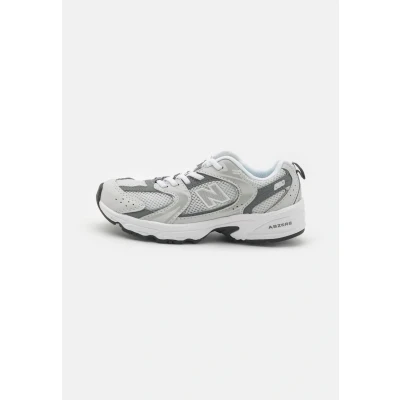 Abbildung von New Balance 530 Unisex Sneaker low für Kinder, Größe: 29, White Schuhe