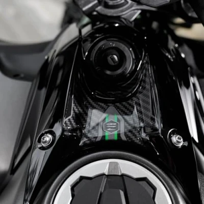 Abbildung von Resin Bike Aufkleber Motorrad Kompatibel Mit Kawasaki Z650 2024. Schlüsselzone vor Stößen und Kratzern. Aufklebersatz 3D Harzklebstoff Stickers Made in Italy