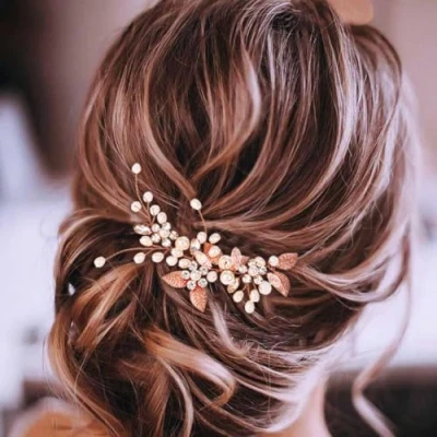 Abbildung von Unicra Silberhochzeit Kristall Haar Reben Blume Blatt Kopfschmuck Hochzeit Haarschmuck für die Braut (Roségold)