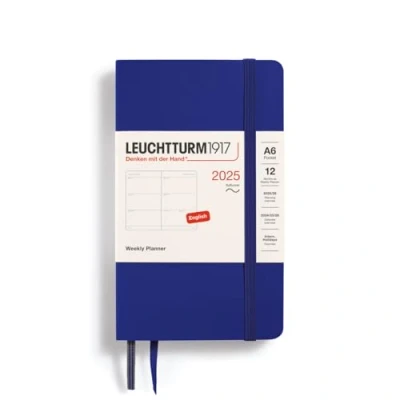 Abbildung von LEUCHTTURM1917 370687 Wochenkalender Pocket (A6) 2025, Softcover, Ink, Englisch