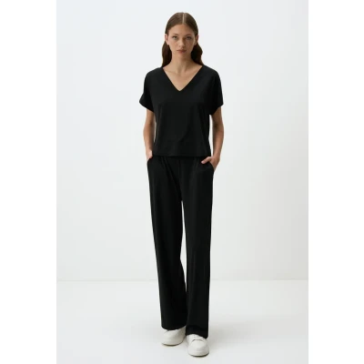 Abbildung von Jimmy Key Vneck Short Sleeved Plain Tshirt basic, Damen, Größe: 42, Black