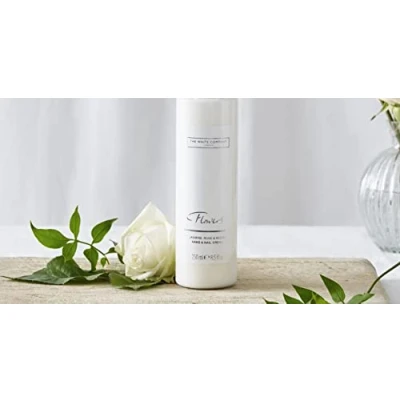 Abbildung von The White Company Hand und Nagelcreme mit Blumen