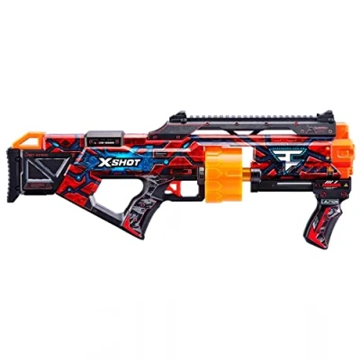 Abbildung von X Shot Skins Last Stand Faze Clan Federdruck Dartblaster mit Trommelmagazin, 16 Darts &amp; einzigartigem Aussehen