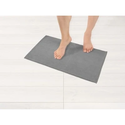 Abbildung von Hammetex 100% Baumwolle rutschfeste Badematte, 43x61 cm Badvorleger für Badezimmer WC, Saugfähig Schnelltrocknend Waschbar Bad Fußmatten, Hellgrau
