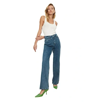 Abbildung von Trendyol, dunkelblaue Taille detaillierte hohe 90er Jahre breite Beinjeans, dunkelblau, 32