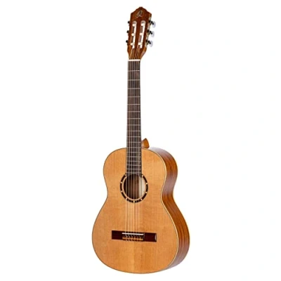 Abbildung von Ortega Guitars Family Series Konzertgitarre ¾ Gitarre für Kinder Zeder und Mahagoni mit Hochglanz Finish, Natur Inklusive Gigbag (R122G 3/4)