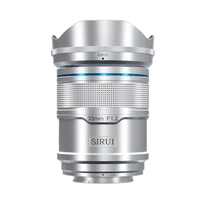 Abbildung von SIRUI Sniper 33 mm Autofokus Objektiv, F1.2 Weitwinkel APS C Kameraobjektiv für A5 A6 A7 FX A9 ZV E Serie (E Mount, silberfarben)