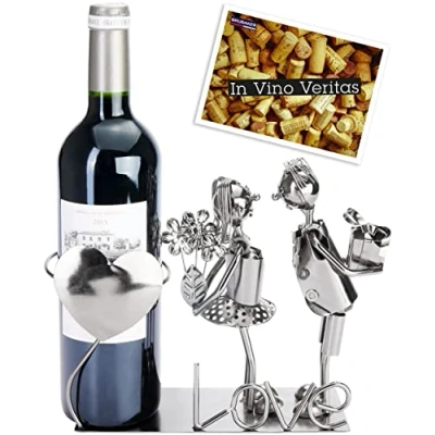Abbildung von BRUBAKER Weinflaschenhalter Liebespaar mit Geschenken, (inklusive Grußkarte), Metall Skulptur, romantisches Geschenk, Flaschenhalter Liebe