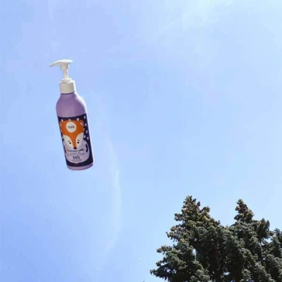 Abbildung von Yope Kinder Duschgel mit Orange Apfel Sanfte Pflege für zarte Haut, 94% natürliche Inhaltsstoffe, 400 ml