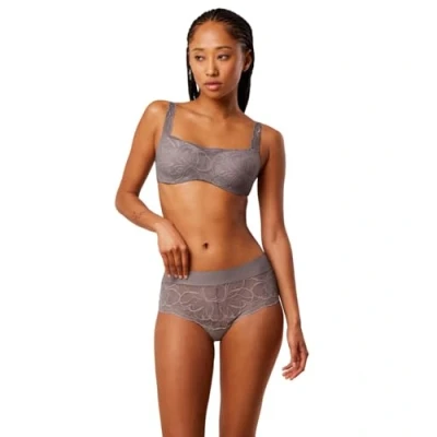 Abbildung von Triumph Slip Body Make Up Illusion Lace Shorty Stretch Spitze
