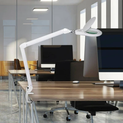 Abbildung von Maul Lupenleuchte MAULsource LED mit Klemmfuß für präzise Arbeiten in Werkstatt, Büro und medizinischen Praxen Tageslichtlampe 6.500 K 1,75 fache Vergrößerung Weiß