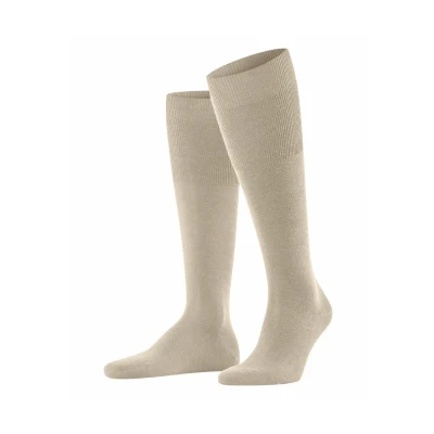 Abbildung von Falke Airport KH Kniestrümpfe, Herren, Größe: 41/42, Beige mel